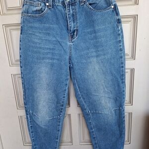 Mele N Pele Jeans Junior SZ01 Back Seam Spliit Hem 5 Pocket Style Zip Good Shape